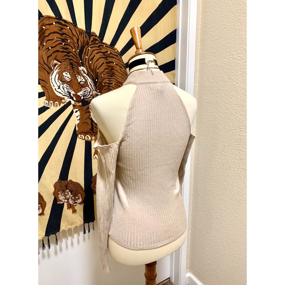 🌈 Amazing off shoulder street top - Picture 7 of 8
